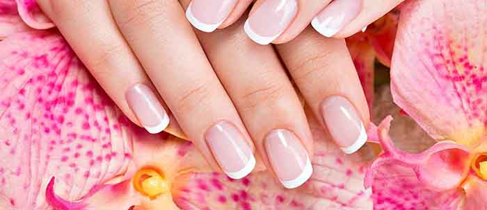How to strengthen brittle and flaking nails with castor oil?