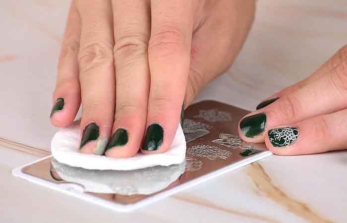 What are the steps to follow for a successful nail art stamping?